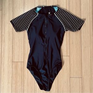 All in Motion One Piece Rash Guard Swimsuit Short Sleeve Size XS
